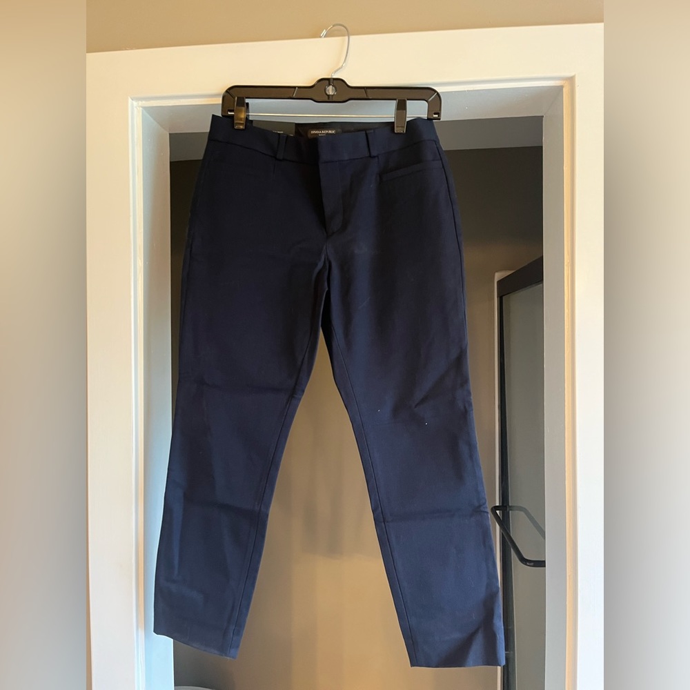 Banana Republic Size 6P Navy Slacks NWT